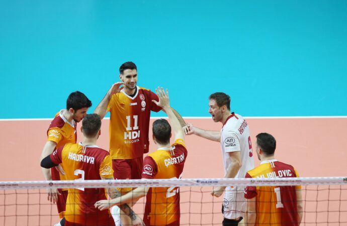 Galatasaray, Challenge Kupası’nda son 16 turuna yükseldiği haberiyle gündeme geldi.