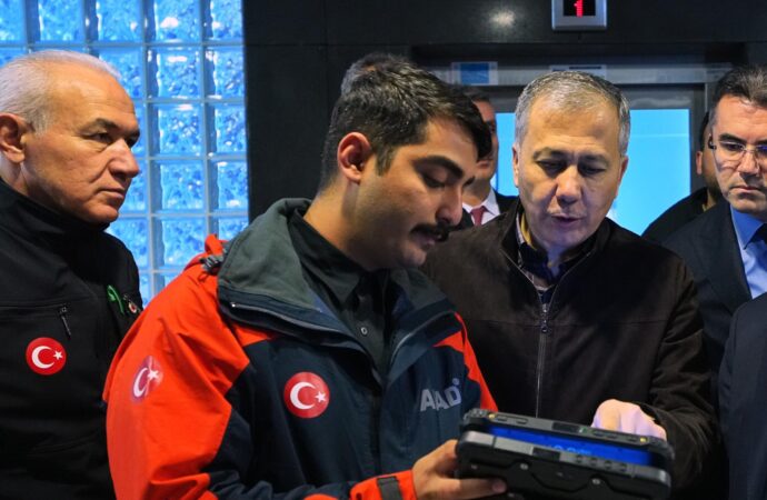 İçişleri Bakanı Ali Yerlikaya, AFAD ile bir değerlendirme toplantısı düzenledi.