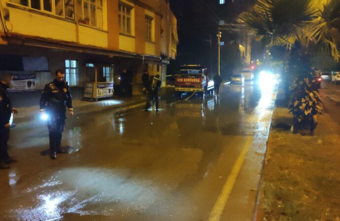 İki tartışan grubu izlerken, “Ne bakıyorsun?” diyerek silahla vuruldu.