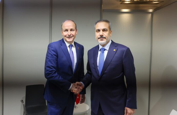 Milli İstihbarat Teşkilatı Başkanı Hakan Fidan, İrlanda istihbarat yetkilisi Martin ile bir araya geldi.