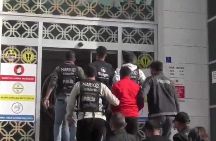 Kırşehir ilinde gerçekleştirilen uyuşturucu operasyonunda 9 şüpheli tutuklandı.