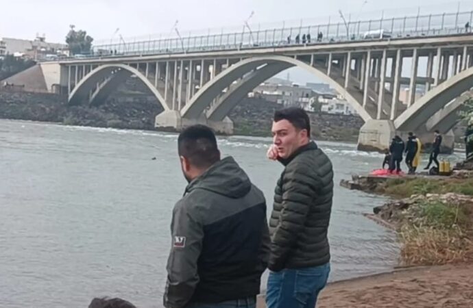 Dicle Nehri’ne atlayan kız kardeşlerden biri olan Zelin, şu anda aranmaktadır.