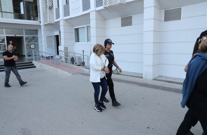 Almanya’da ikamet eden Türk vatandaşlarını dolandıran bir suç örgütü, Mersin’de etkisiz hale getirildi.