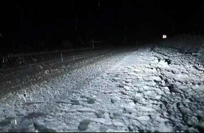 Bursa’da ağır tonajlı araçlara kapatılan kara yolunda yapılan çalışmaların ardından, yol tekrar trafiğe açıldı.