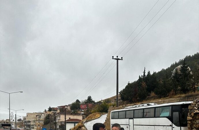 Mardin’de meydana gelen sağanak yağışlar sonucunda 100 ev su altında kaldı ve istinat duvarı çöktü.
