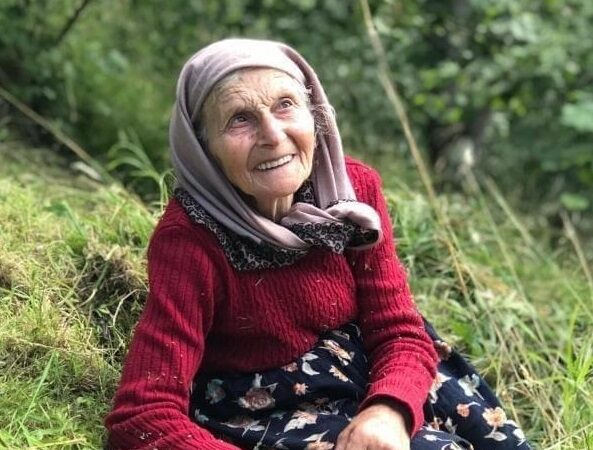 Bir Alzheimer hastası, kaybolduktan sonra fındık bahçesinde ölü olarak bulundu.