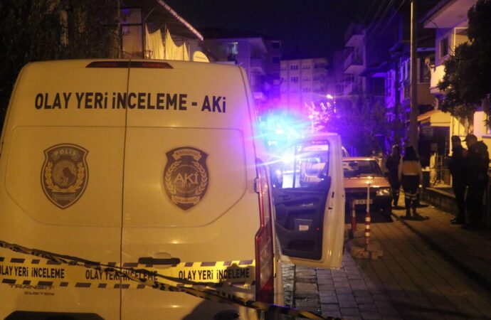 Bir evde meydana gelen kavgada bıçaklanan bir Afgan vatandaşı, hayatını kaybetti.
