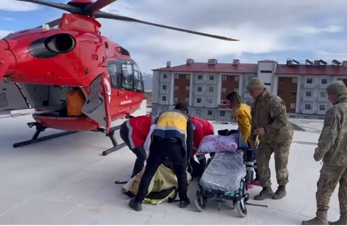 78 yaşındaki bir böbrek hastası için ambulans helikopter havalandı.