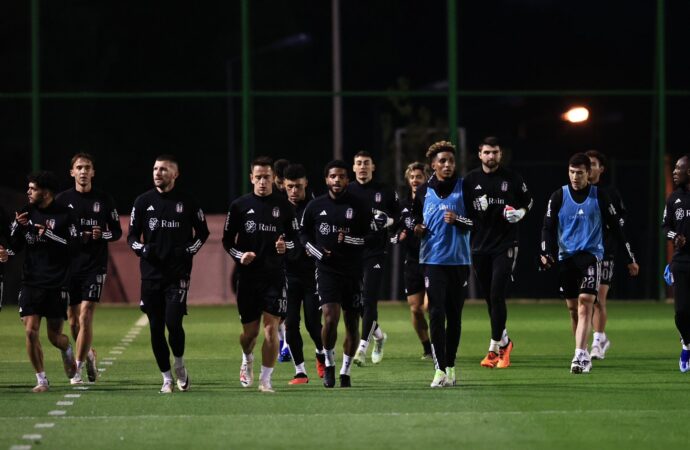 Beşiktaş, bugün antrenmanda kondisyon ve taktik çalışmalarına odaklandı.