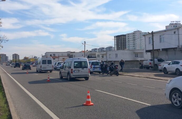 Hümeyra, otomobil çarpması sonucu hayatını kaybetti; ancak kucağındaki kardeşi kurtulmayı başardı.
