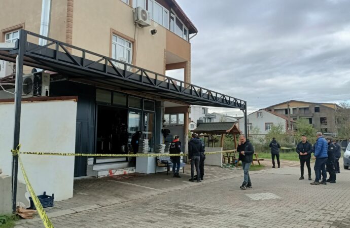 19 yaşındaki Hasan, silahla vuruldu.