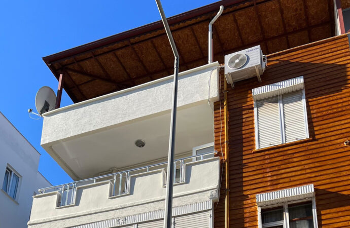 Jandarma uzmanı, evinde ölü olarak bulundu.