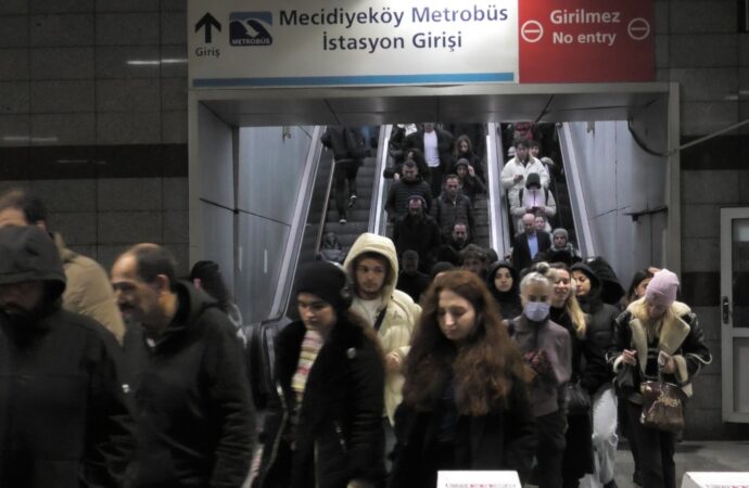 İstanbul’da trafik yoğunluğu her geçen gün artıyor.