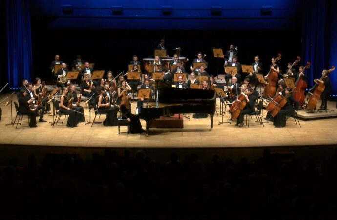 Ünlü piyanist Mehveş Emeç, Dünya Kadın Hakları Günü’ne özel bir konserle sahne alacak.