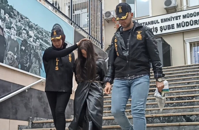 Sosyal medya fenomeni, “Müstehcenlik” suçlamasıyla polis tarafından gözaltına alındı.