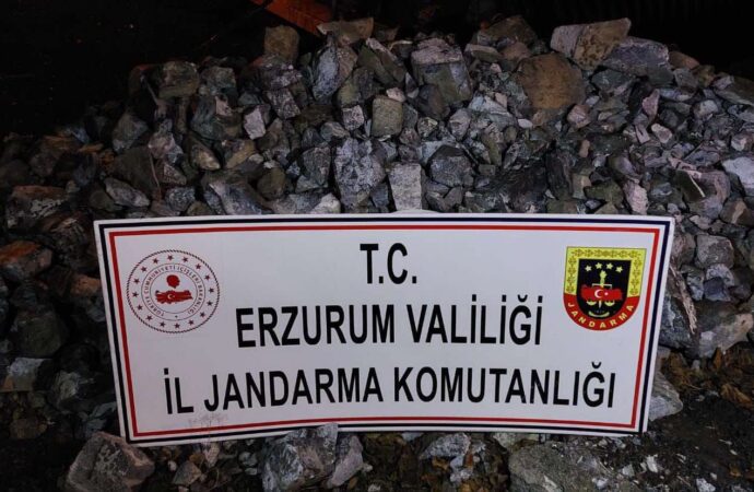 Jandarma, krom ve değerli taş operasyonunu gerçekleştirdi.