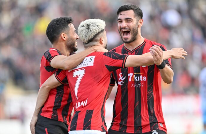 Turgutluspor, geçtiğimiz yerde kaldığı yerden devam ediyor.
