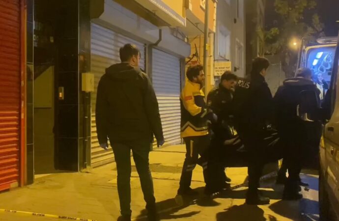 Gaziosmanpaşa ilçesinde 75 yaşındaki bir kadının ölümü şüpheli bulundu.