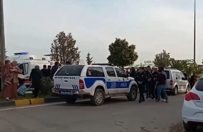 Küçük Çiğdem, hafif ticari aracın çarpması sonucu ağır yaralandı.