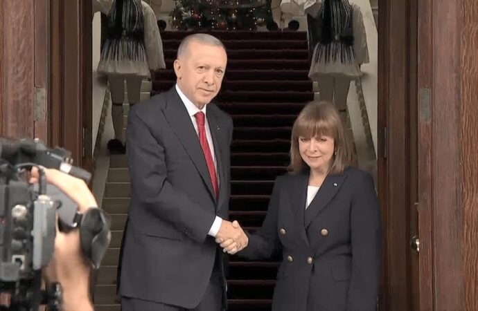 Türkiye Cumhuriyeti Cumhurbaşkanı Recep Tayyip Erdoğan, Yunanistan Cumhurbaşkanı Katerina Sakellaropoulou ile bir araya geldi.