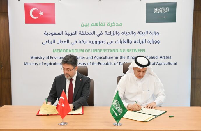 Bakan Yumaklı, Suudi Arabistanlı mevkidaşı Fadhli ile bir araya geldi.