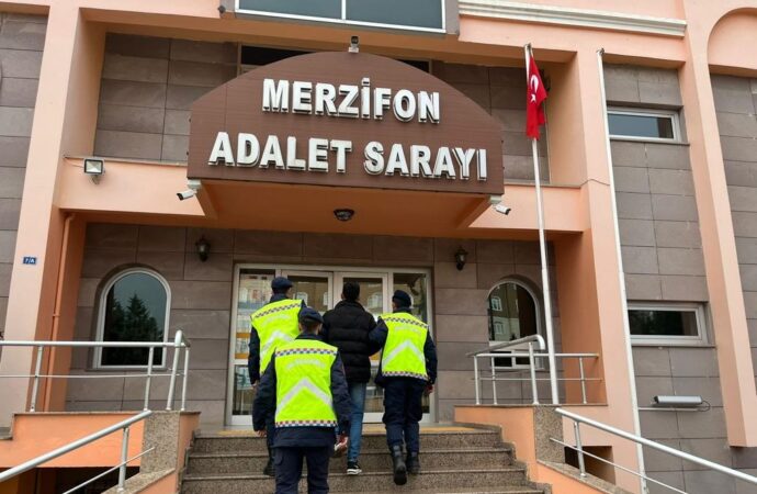 22,5 yıl hapis cezası bulunan kaçak hükümlü uyuşturucu ticareti suçundan yakalandı.
