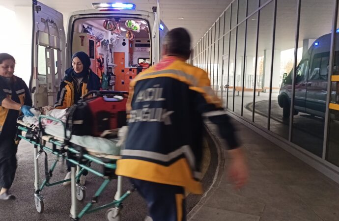 Anne epilepsi krizi geçirdiği sırada, küvette yıkadığı bebeği boğulma tehlikesi atlattı.