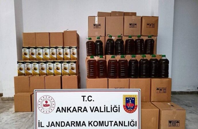 Ankara’da yapılan operasyonda, değeri 1,5 milyon lira olan kaçak zeytinyağı ele geçirildi.