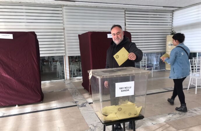 Köy mahallesi, referandum sonucunda belediye sınırlarına dahil oldu.