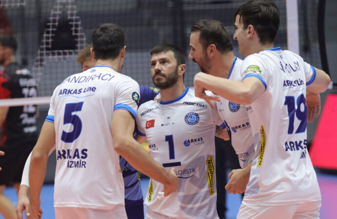 Arkas Spor, Türkiye Şampiyonlar Ligi’nde TÜRŞAD takımını 3-0 mağlup etti.