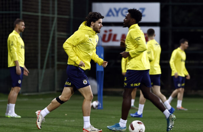 Fenerbahçe, Sivasspor maçı için son hazırlıklarını tamamladı.