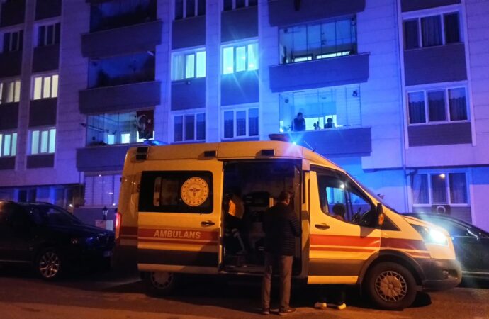 Yalnız yaşadığı evinde hayatını kaybeden bir kişi bulundu.