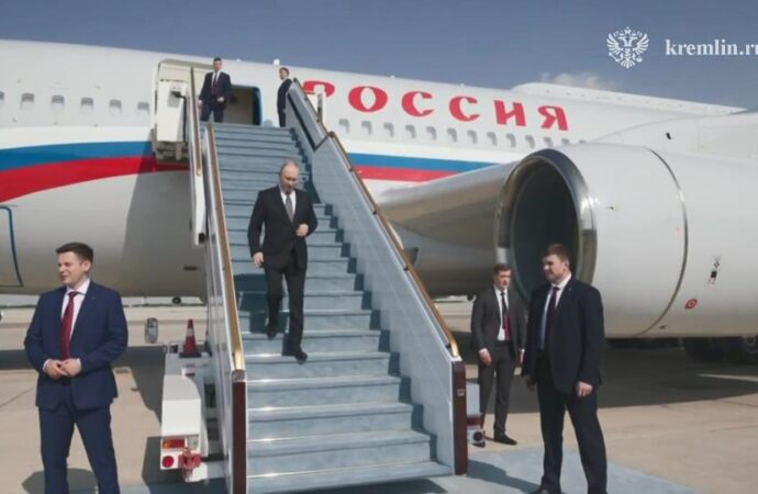 Rus lideri Vladimir Putin, Birleşik Arap Emirlikleri’nde bulunuyor.