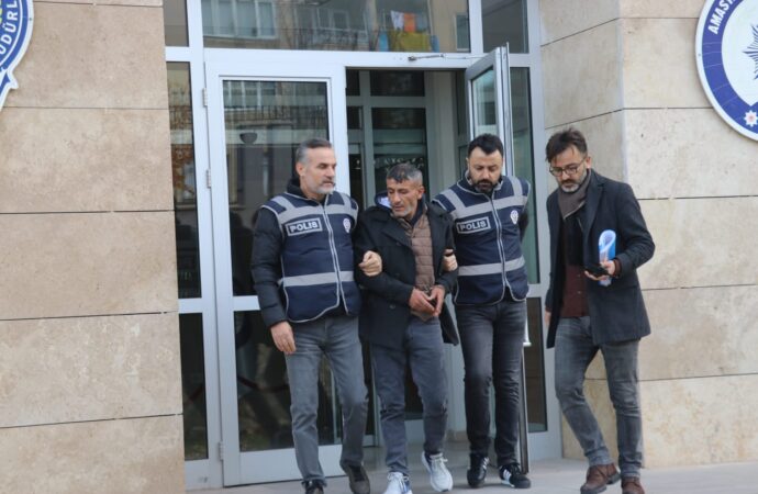 Beş ayrı suçtan aranan bir şahıs, yakalanarak gözaltına alındı.