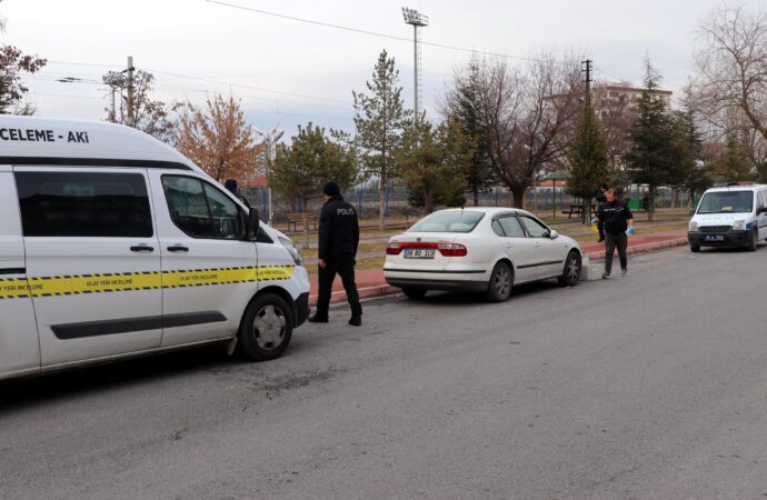 Bir hurdacı, temizlik işçisine tüfekle ateş ederek vurdu.