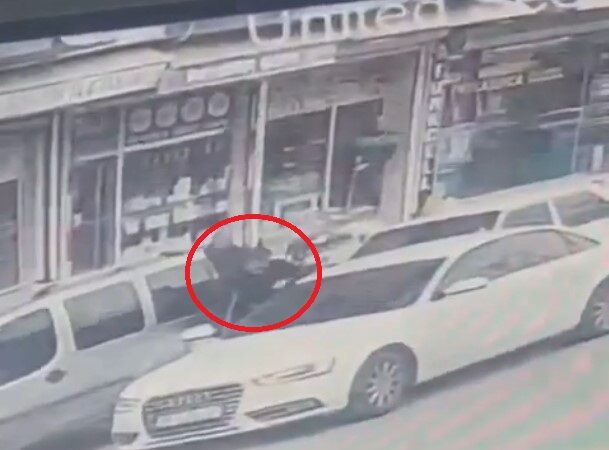 Mardin’de gerçekleşen olayda, kar maskeli soyguncuların kuyumcuyu hedef aldığı bildirildi. (2)