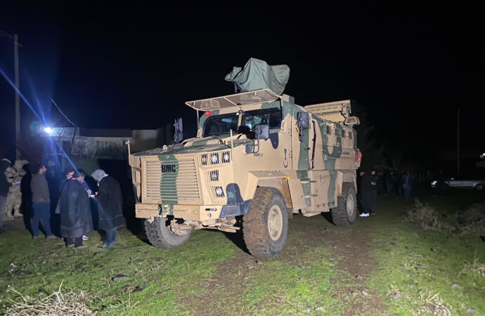 Bir kişi, bir tartışma sonucunda av tüfeği kullanarak arkadaşını öldürdü.