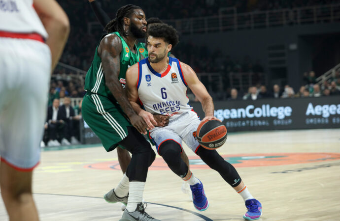 Panathinaikos, Anadolu Efes’i 83-76 yenerek galibiyet elde etti.