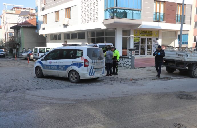Kamyonetin çarpması sonucu kadın hayatını kaybetti.