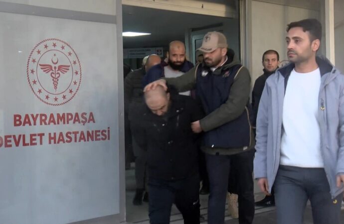 Casusluk operasyonu kapsamında gözaltına alınan şüpheliler, sağlık kontrollerinden geçirildi.