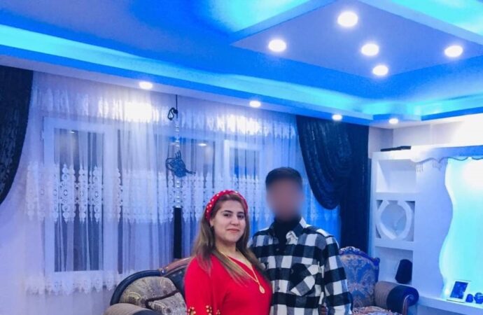 Petek, tartıştığı kocası tarafından bıçaklanarak hayatını kaybetti.