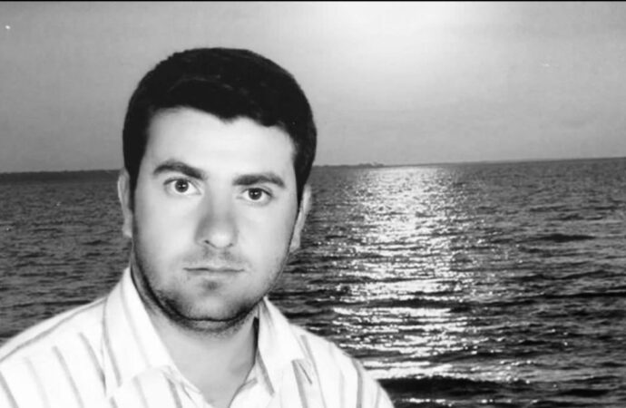 Bir özel güvenlik görevlisi, nöbet tuttuğu kulübede ölü bulundu. Olayın ardında kalp krizi geçirdiği düşünülüyor.