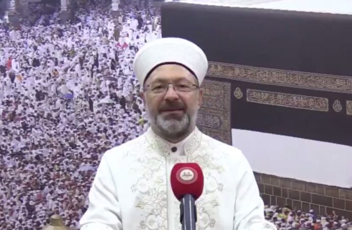 Diyanet İşleri Başkanı Ali Erbaş, hac kontenjanının artırılması talebinde bulunarak, mevcut 83 bin 430 kişilik kontenjanın yetersiz olduğunu belirtti.