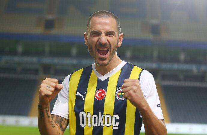 Fenerbahçe, Leonardo Bonucci transferini resmen duyurdu.