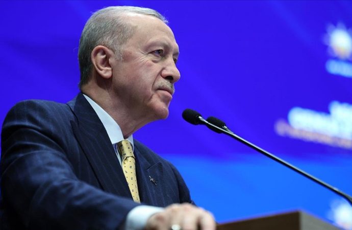 Erdoğan’dan Özgür Özel’e: Ayağını denk al, almazsan biz denk getirmesini biliriz