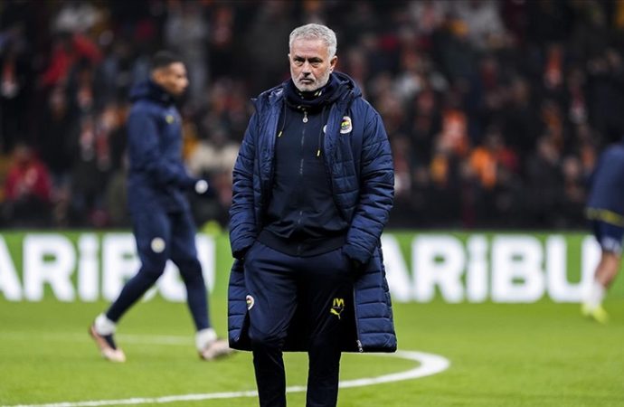 Mourinho’nun cezası 2 maça indi, o da Galatasaray’a dava açtı