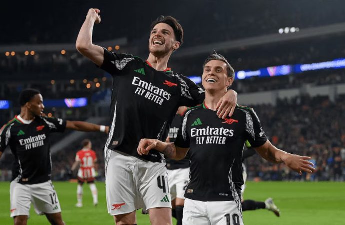 Arsenal 7 golle uçtu, Real Madrid derbide kazandı