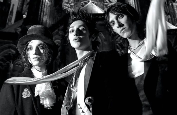 Palaye Royale  İstanbul’da konser verecek