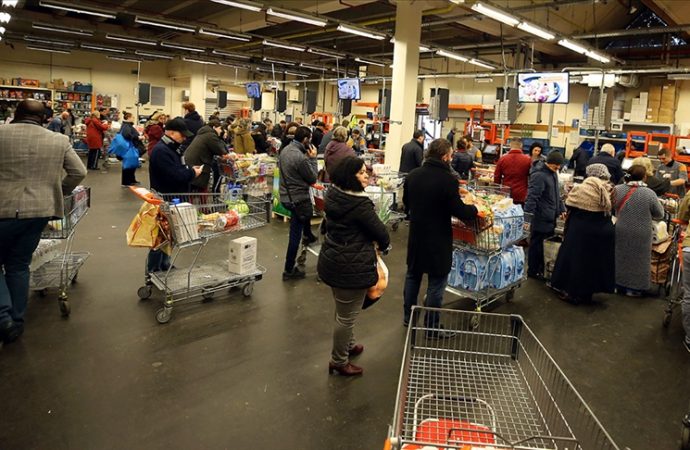 Avro Bölgesi’nde perakende satışlar ocakta düştü