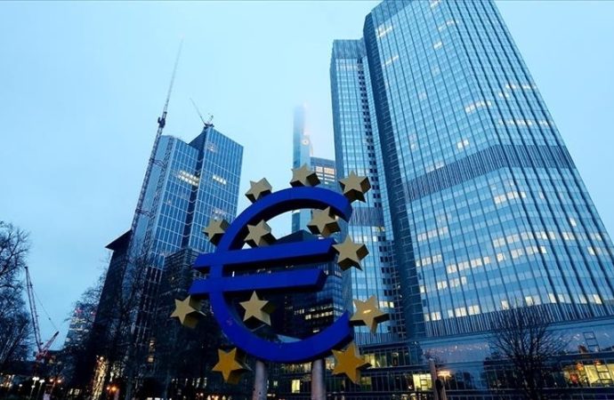 ECB üç temel politika faizini 25 baz puan düşürdü